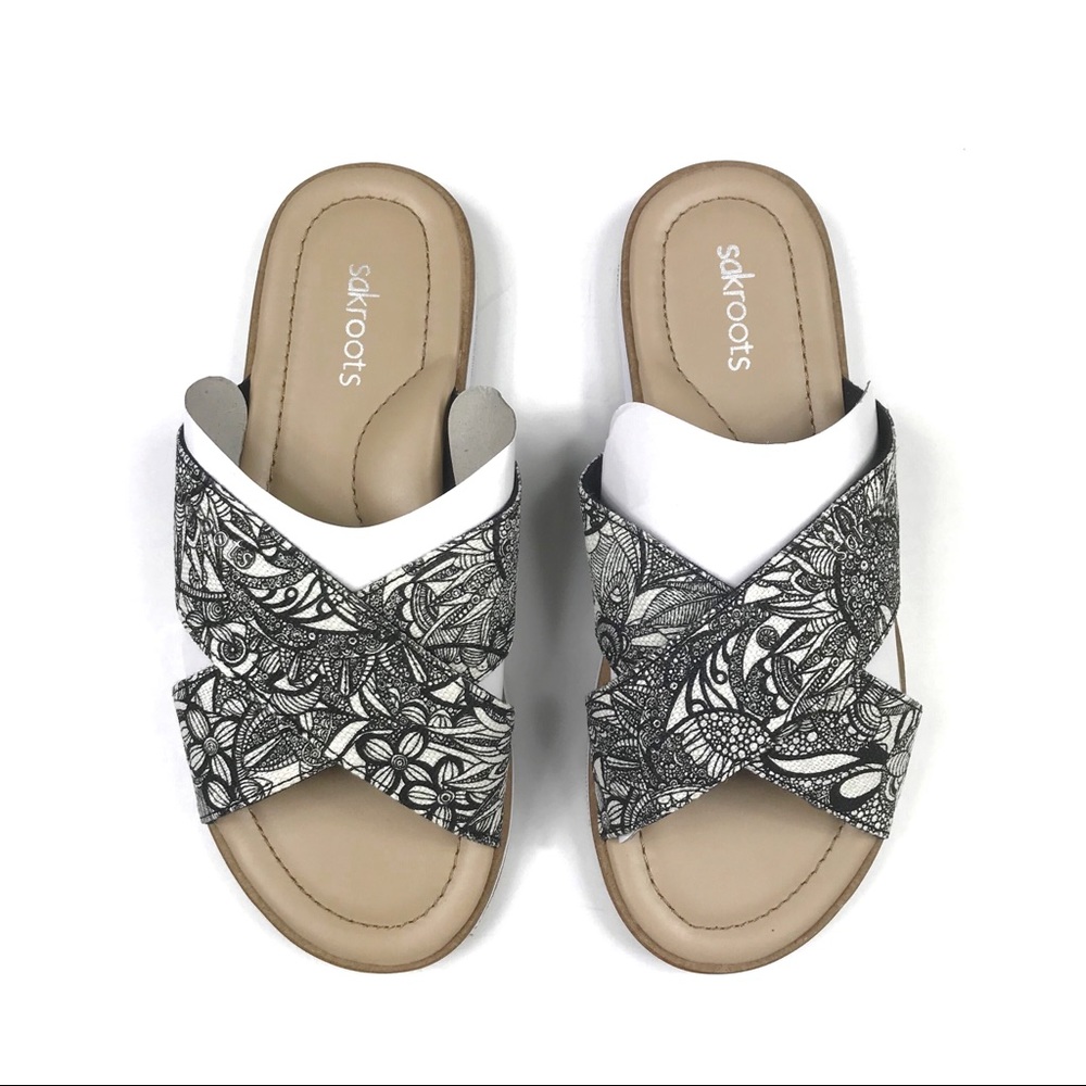 Sakroots Black & White Floral Slip On… - Picture 4 of 13